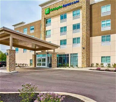 Holiday Inn Express & Suites Versailles